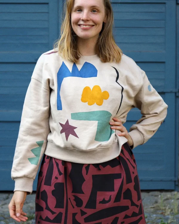 Cut outs woman sweatshirt