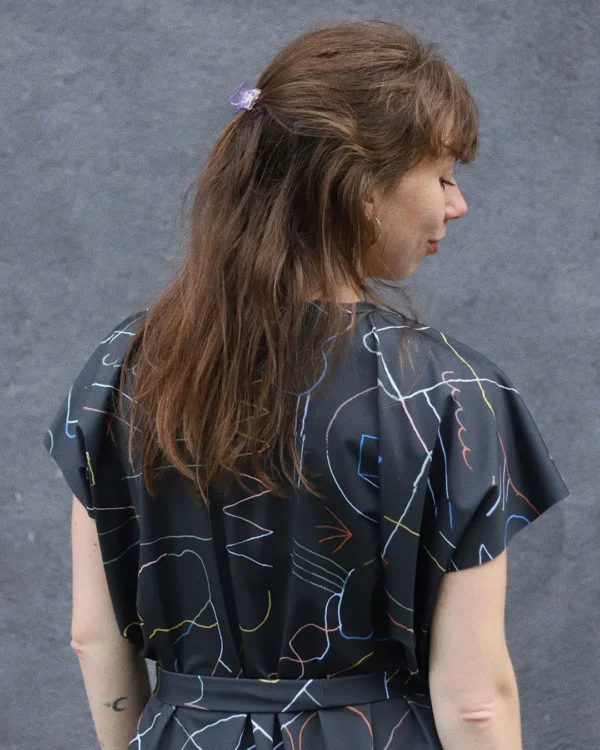 Dark drawing loose dress