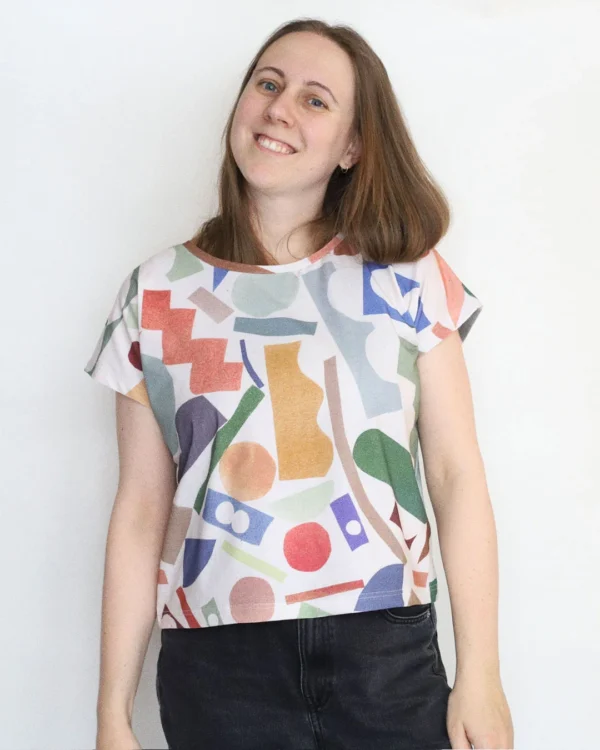 Color shapes woman t-shirt