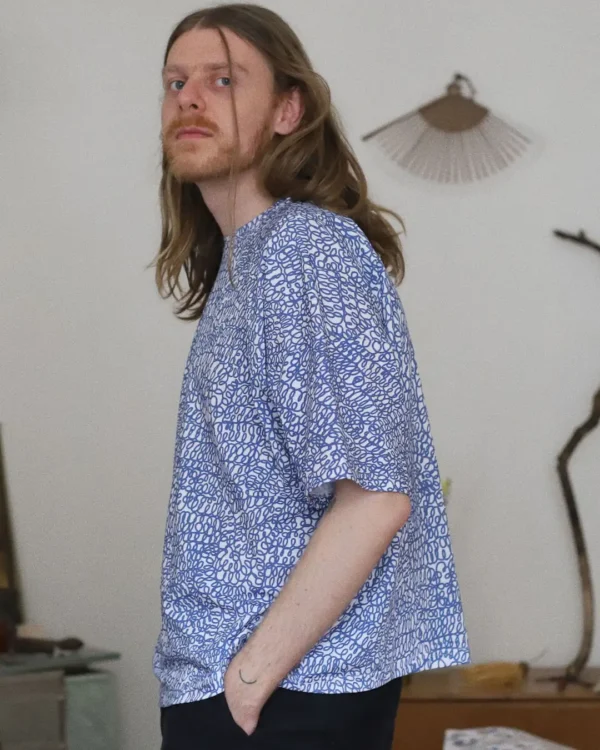 Curly unisex t-shirt
