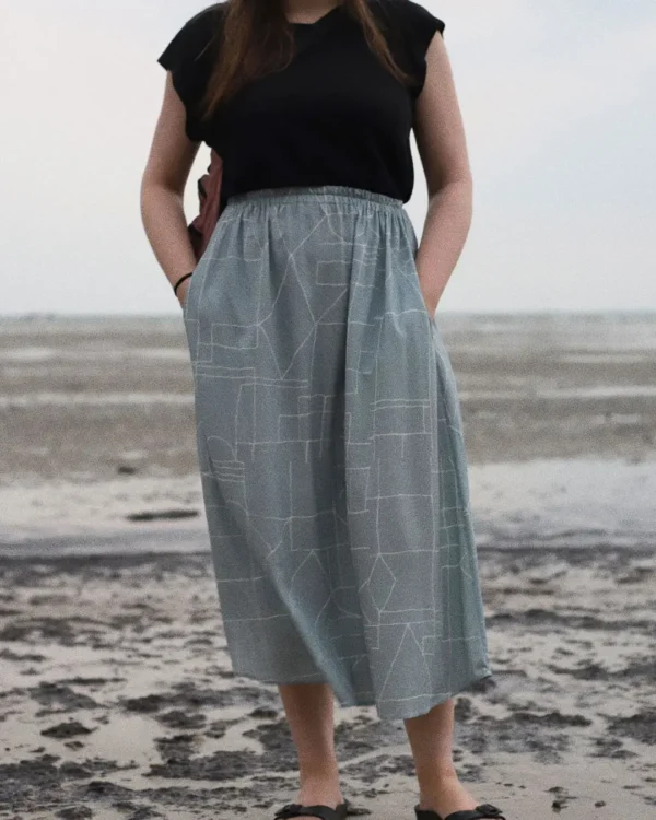 White drawing skirt