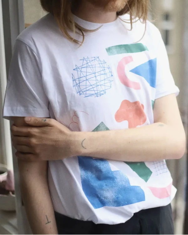 Shapes play basic t-shirt