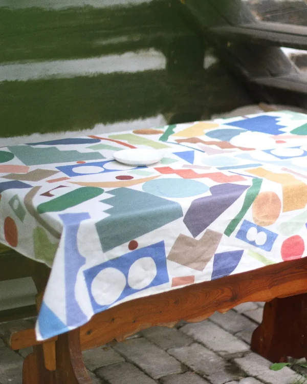 Color shapes table cloth
