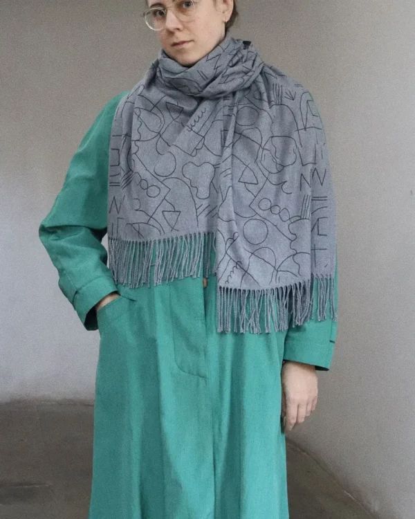 Drawing dark grey scarf