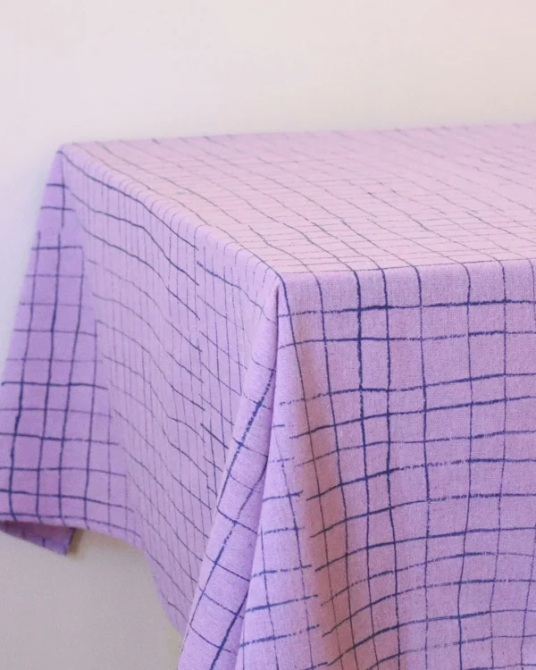 Grid lila table cloth