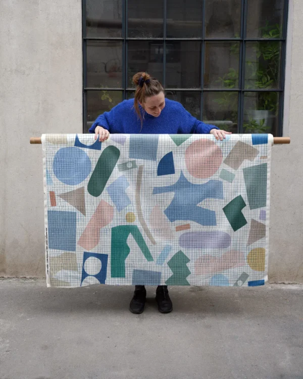 Soft shapes grid fabric