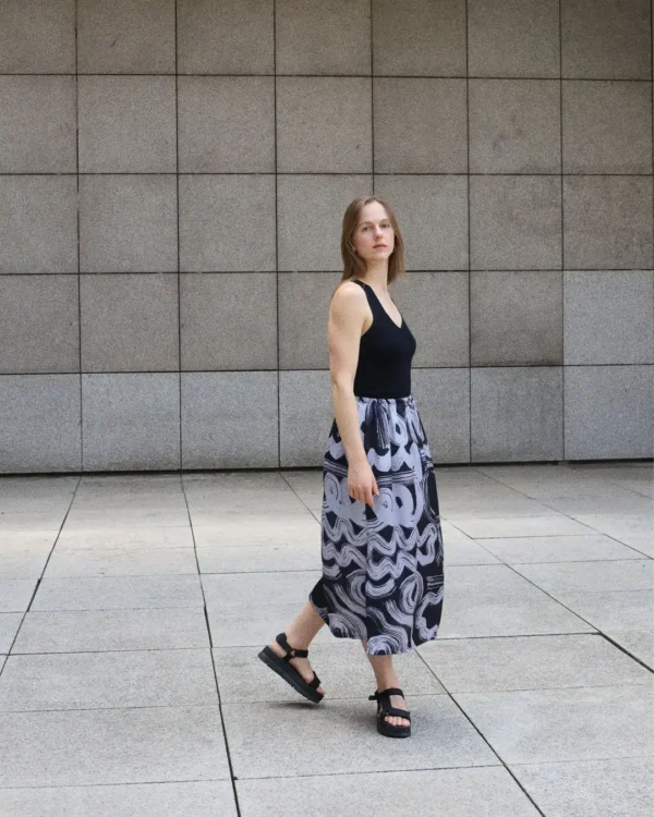 Brush strokes satin skirt
